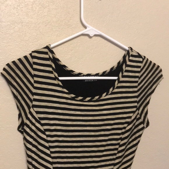 Black and cream fitted dress - Picture 3 of 4